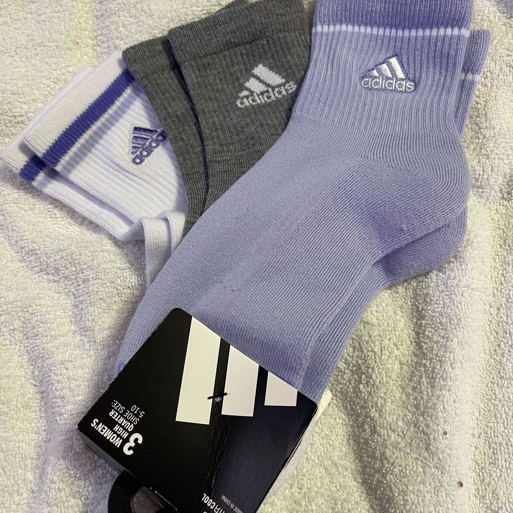 SOLD!!!      Brand New with tags!  adidas Women's 3-Pack Ankle Socks - - Picture 2 of 4